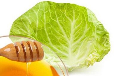 Cabbage leaves with honey for hip disease